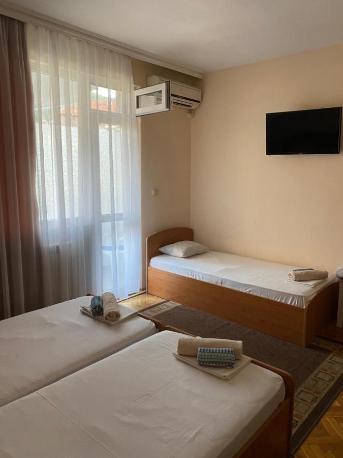 פטריך Family Hotel "May" מראה חיצוני תמונה