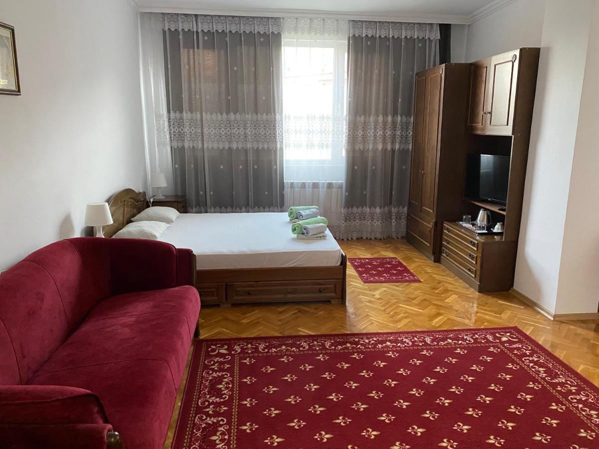 פטריך Family Hotel "May" מראה חיצוני תמונה