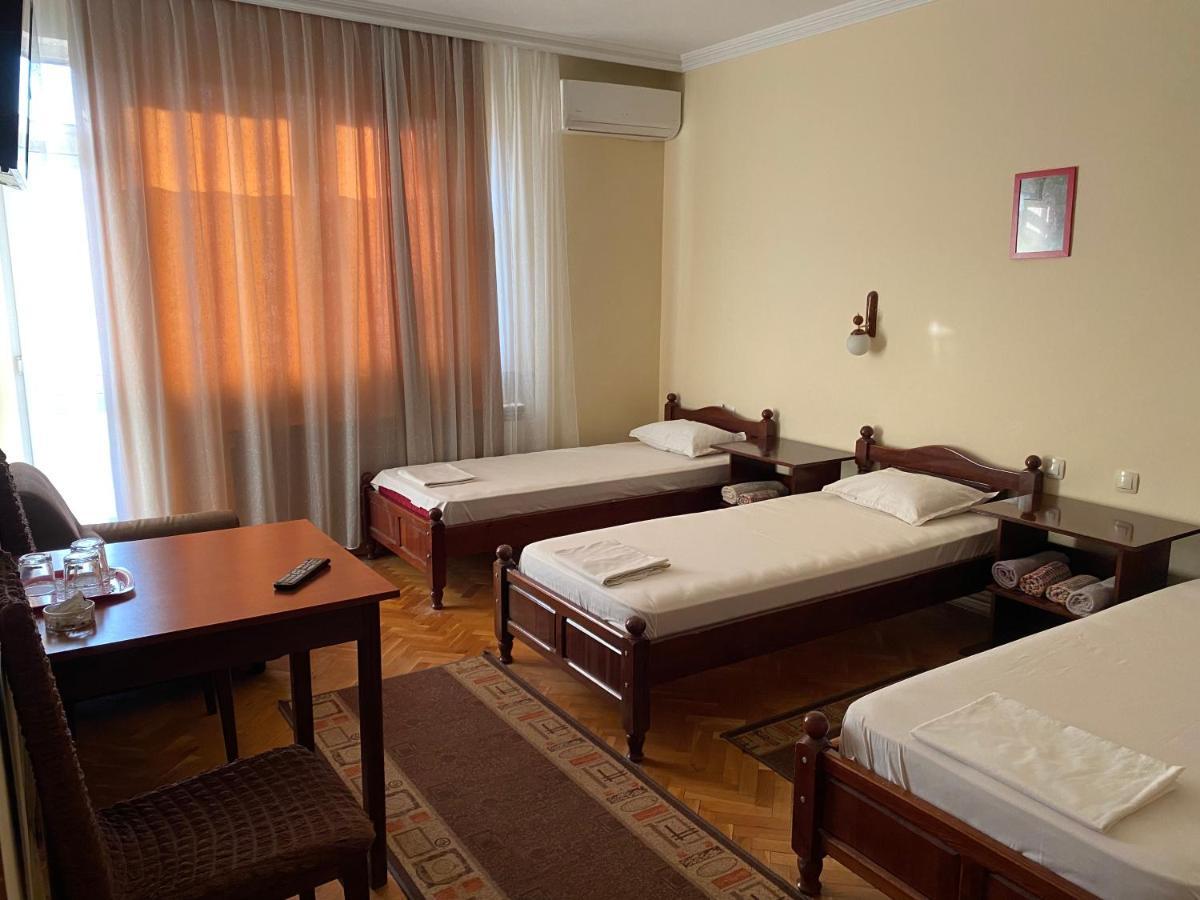 פטריך Family Hotel "May" מראה חיצוני תמונה