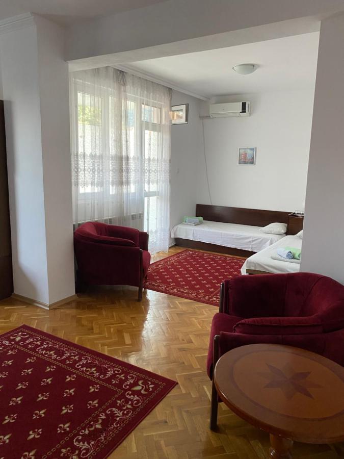 פטריך Family Hotel "May" מראה חיצוני תמונה