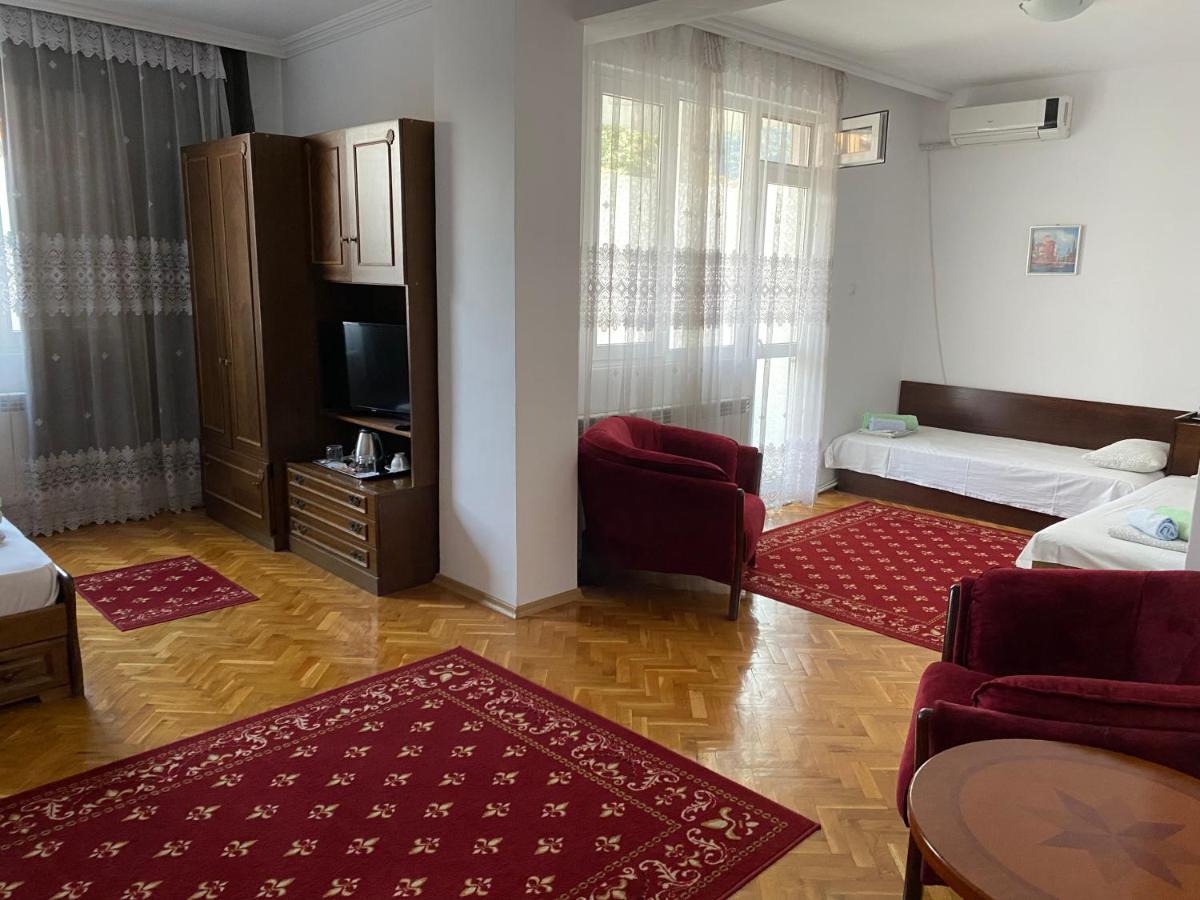 פטריך Family Hotel "May" מראה חיצוני תמונה