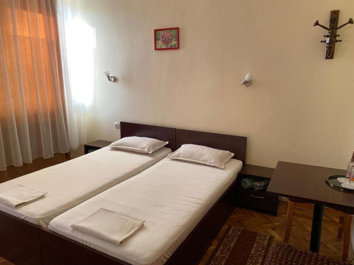 פטריך Family Hotel "May" מראה חיצוני תמונה