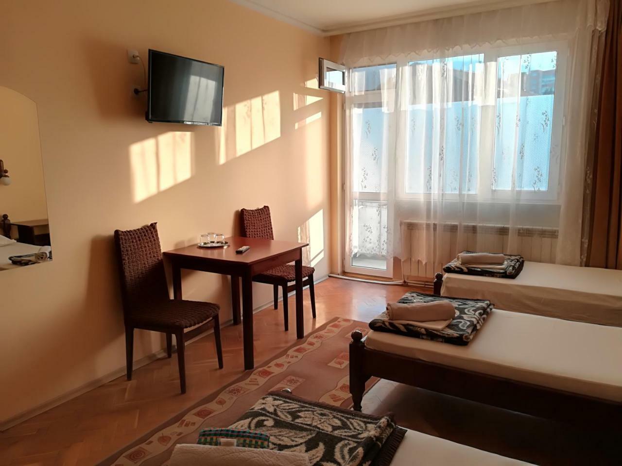 פטריך Family Hotel "May" מראה חיצוני תמונה